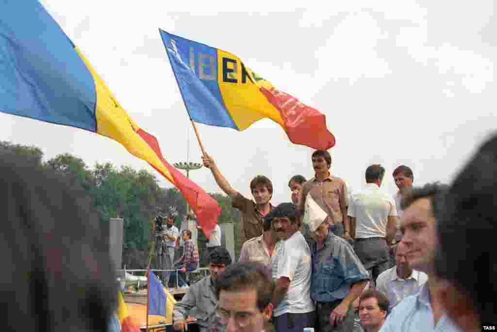 Skup podrške proglašenju nezavisnosti Moldavije 27. avgusta 1991. godine.