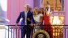 Američki predsjednik Joe Biden (ispred, slijeva), prva dama Jill Biden, njihova kćerka Ashley Biden i unuke Finnegan i Naomi poziraju za sliku tokom proslave Dana nezavisnosti u Washingtonu 4. jula 2021.