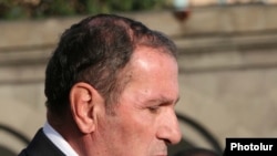 Opposition leader Ter-Petrosian has made overtures to President Sarkisian 