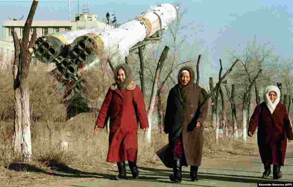 Local women walk in Baikonur in 1999. Following the breakup of the Soviet Union, Russia leased Baikonur and a wide swath of the surrounding area from newly independent Kazakhstan. 