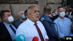 Борисов за пръв път коментира случая с полицейското насилие над студента Евгени Марчев. Премиерът цитира статия на ПИК, в която се съдържа невярна информация за дядото на Марчев