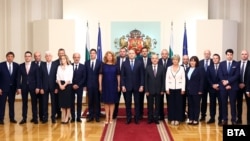 Президентът Румен Радев назначи служебно провителство с премиер Гълъб Донев 