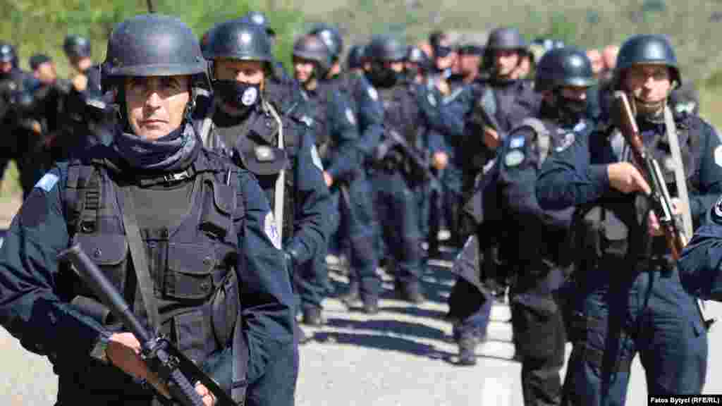 Pripadnici Policije Kosova na Jarinju. (26. septembar) 