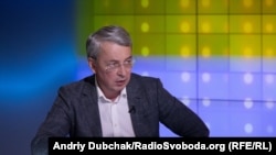 За словами Олександра Ткаченка, для значної кількості людей цей монумент є зовсім іншим символом ніж радянська «Батьківщина-мати». 