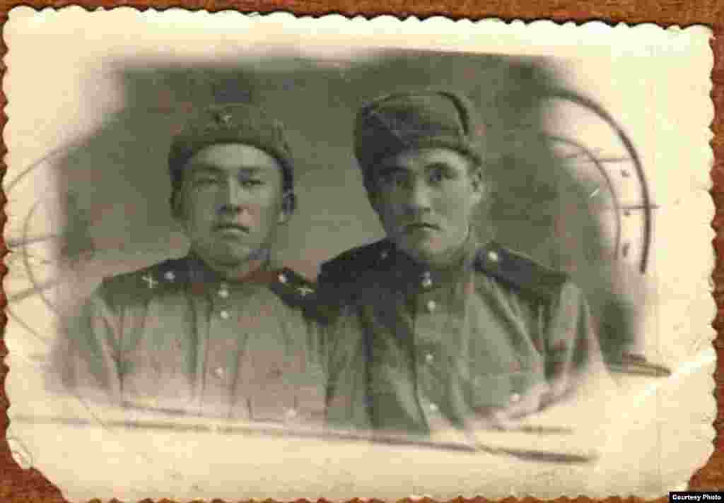 Исабек Асранкулов (солдо) согуш жылдары оорукта иштеген. Азыр Бишкек шаарында жашайт. 1929-жылы туулган. 