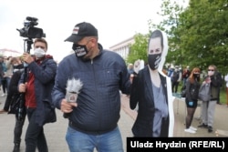 Сяргей Ціханоўскі на выбарчым пікеце Сьвятланы ў Горадні за некалькі гадзінаў да затрыманьня. 29 траўня 2020