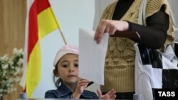 На выборы в Южную Осетию прибыло более 40 международных наблюдателей