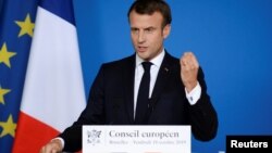 Emmanjuel Macron a catalogat drept o gravă eroare lipsa de implicare a NATO în cazul intervenției Turciei în Siria