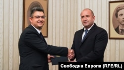 Пламен Николов получава мандата от Румен Радев