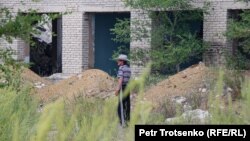 Василий Кисляков, бывший житель поселка Красногорский. Поселок Красногорский, Акмолинская область, 29 июля 2020 года.