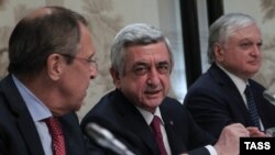 Сергей Лавров менен Серж Саргсян