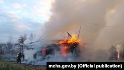 Падчас пажару ў вёсцы Сідаравічы Мядзельскага раёну