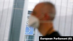Европейската комисия реши да не си взема авансово изплатените, но непохарчени еврофондове, за да могат с тях страните членки да си помогнат за коронакризата