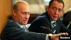 Володимир Путін і Михайло Лесін, 2002 рік