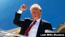 Американське видання BuzzFeed писало, що Дональд Трамп під час зустрічі лідерів «Групи семи» в Канаді заявив, що Крим є російським