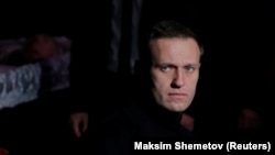 Навальний перебуває в комі