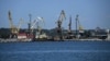 Морской порт Мариуполя, через который РФ вывозит продукцию с захваченных украинских территорий