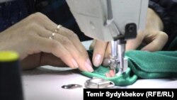 Кыргызстанда жумушчулардын саны жетишпей жаткан тармактардын бири - тигүү тармагы. Иллюстрациялык сүрөт.