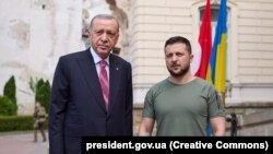 Президенти Туреччини та України Реджеп Ердоган (л) і Володимир Зеленський, архівне фото, 2022 рік