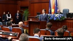 Звертаючись до депутатів, президент Стево Пендаровський зазначив, що нинішнє покоління таким чином реалізує стратегічну мету, яка була визначена 27 років тому, коли країна стала незалежною
