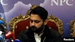 فعال جبران ناصر په اسلام اباد کې د ورکو شویو بلاګرانو د خوشې کولو په اړه په اسلام اباد کې د خبري غونډې په مهال ـ پخوانی انځور.