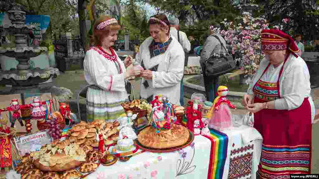 Стол общественной организации «Влана», пропагандирующей славянскую культуру