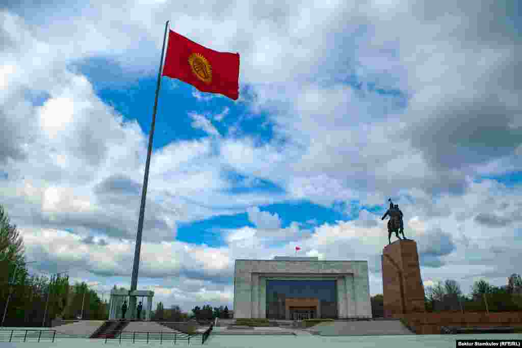 Бишкек, Ала-Тоо аянты. 
