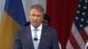Președintele Klaus Iohannis l-a desemnat premier pe fostul comisar european pentru Agricultură, Dacian Cioloș. Potrivit Constituției, acesta are la dispoziție 10 zile ca să își negocieze o nouă majoritate în Parlament și să își alcătuiască echipa. 