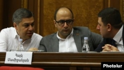 Արթուր Վանեցյան, Հայկ Մամիջանյան, Տիգրան Աբրահամյան, արխիվ