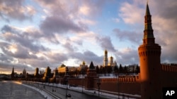 Форін офіс Великобританії раніше розповсюдив заяву, що Москва хоче шляхом агресії змінити владу в Україні і привести до керівництва проросійського кандидата