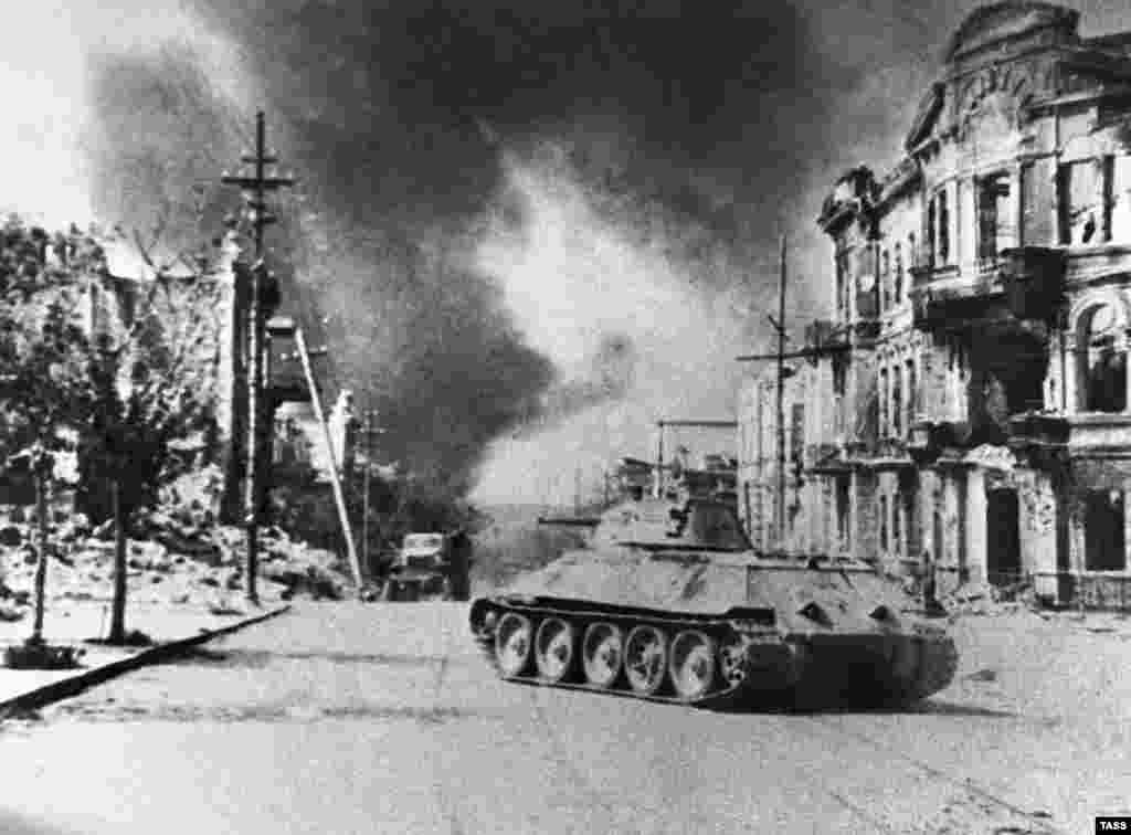 A T-34 on a city street in Sevastopol, Crimea, after the city was liberated by the Red Army from the Nazi German occupation in 1944.