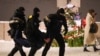 Policajci su 16. februara u Sankt Peterburgu priveli muškarca koji je polagao cvijeće Alekseju Navaljnom na Memorijalu žrtvama političke represije