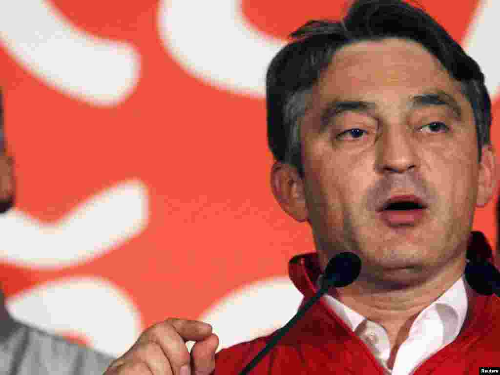 Željko Komšić na konferenciji za novinare u Sarajevu, 04.10.2010. Foto: REUTERS / Dado Ruvić