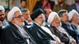 ابراهیم رئیسی (نفر دوم از چپ) 