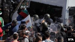 Сблъсък в района на площад "Независимост"