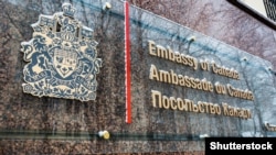 Одночасно Канада вирішила посилити основний персонал дипмісії у Києві фахівцями, відповідальними за реформу сектору безпеки
