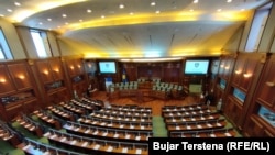 Plenarna sala pre početka sednice 15. aprila 2025.