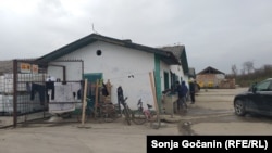 Radnici u krugu buduće fabrike autoguma kineske kompanije "Linglong" u Zrenjaninu, 18. novembar 2021. 