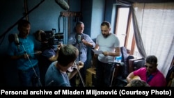 Mladen Miljanović na snimanju video rada 'Zvuci rodnog kraja' gdje je formirao bend sastavljen od ratnih veterana iz nekada zaraćenih vojski u BiH- Armije BIH, Vojske Republike Srpske i Hrvatskog vijeća obrane. 