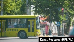 Бишкекте чектөөлөр 1-майдан тарта алына баштаган. Коомдук транспорттун жүрүүсүнө 25-майдан тартып уруксат берилген.