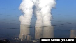 Najveći zagađivači su i dalje termoelektrane (na fotografiji Termoelektrana Tuzla)