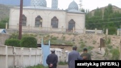 Нарындагы дааватчылар. Сүрөттүн окуяга тиешеси жок.