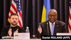 Ukrajinski predsjednik Volodimir Zelenski i američki ministar odbrane Lloyd Austin na sastanku u bazi Ramstein, Njemačka, 9. januar 2025.