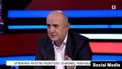 Արցախի Անվտանգության խորհրդի նախկին քարտուղար Սամվել Բաբայանը Հանրային հեռուստաընկերության եթերում։