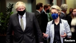 Britanski premijer Boris Džonson i predsjednica Evropske komisije Ursula fon der Lajen, Brisel (9. decembar 2020.)