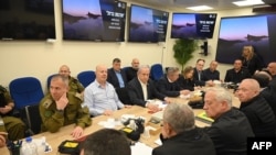 Consiliul de Război al Israelului a decis că va reacționa la atacul Iranului, dar nu a precizat când și în ce fel.