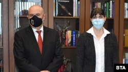 Прокуратурата разпространи снимка от срещата на Иван Гешев с Лаура Кьовеши