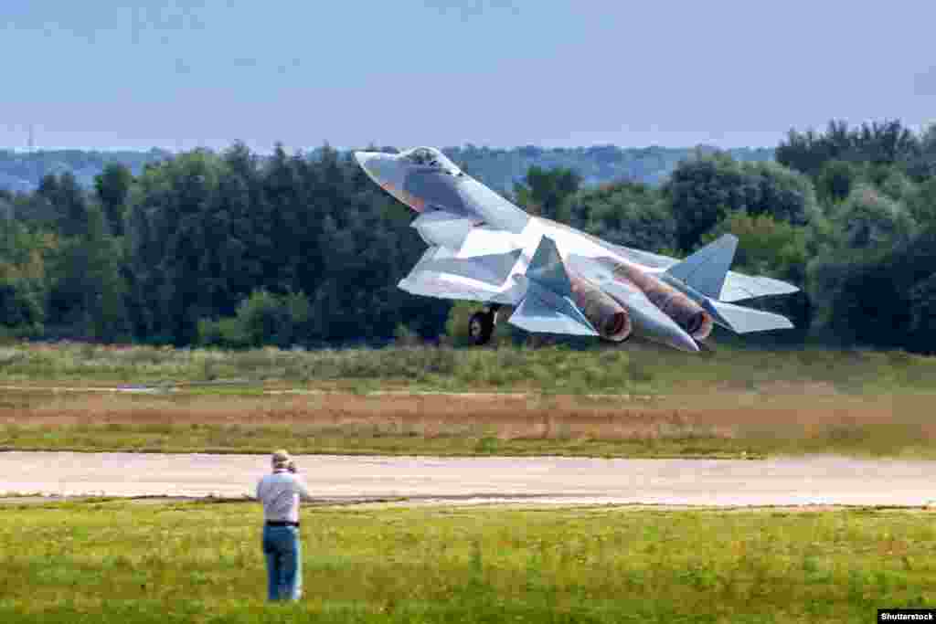 Линнетт Насбачер говорит, что программа российских Су-57, хоть ее в результате и урезали, не была пустой тратой средств.