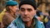 Один із оборонців України у перший момент після звільнення з російського полону. 15 березня 2025 року
