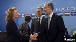 Milica Pejanović-Đurišić, bivša ministarka odbrane, Igor Lukšič, bivši šef diplomatije, i Jens Stoltenberg, aktuelni generalni sekretar NATO-a, 2015.